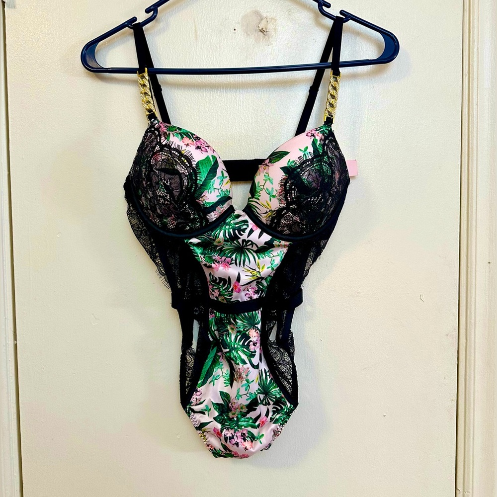 Victoria’s Secret Teddy-size S-NWT
